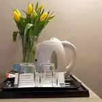 Central, & Lounge Bar 3*