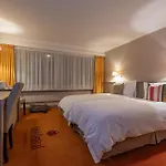 Central, & Lounge Bar Crans-Montana