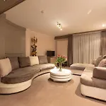 Central, & Lounge Bar Hotel