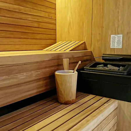 Central, & Lounge Bar Crans-Montana