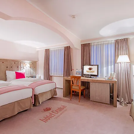 Central, & Lounge Bar