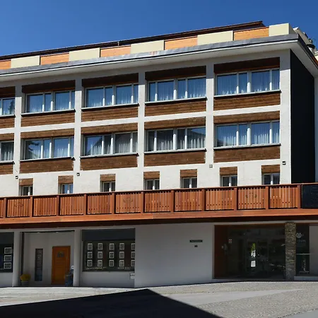 Central, & Lounge Bar Hotel