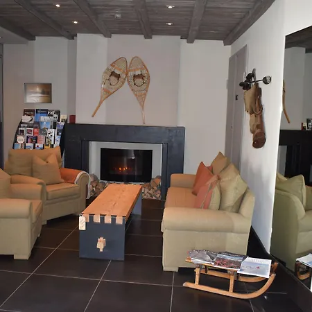 Central, & Lounge Bar 3*