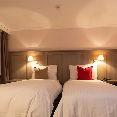 Central, & Lounge Bar Crans-Montana