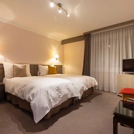 Central, & Lounge Bar Hotel