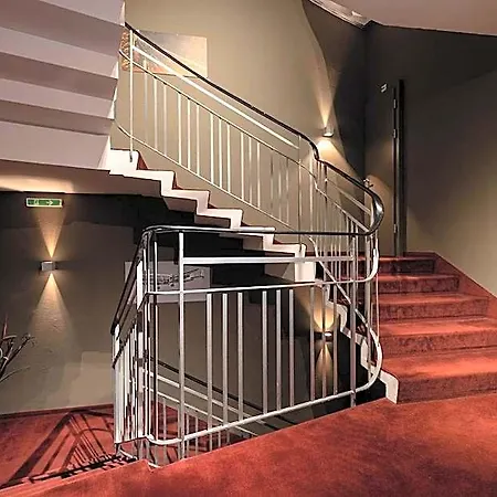 酒店 Central, & Lounge Bar 克莱恩 蒙塔纳