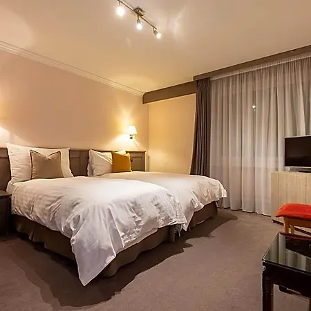 Central, & Lounge Bar 3*
