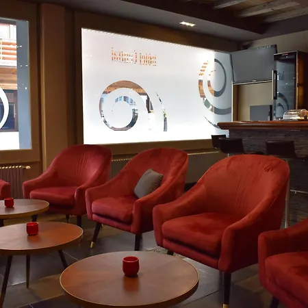 Central, & Lounge Bar Otel Crans-Montana