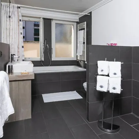 Central, & Lounge Bar Hotell 3*