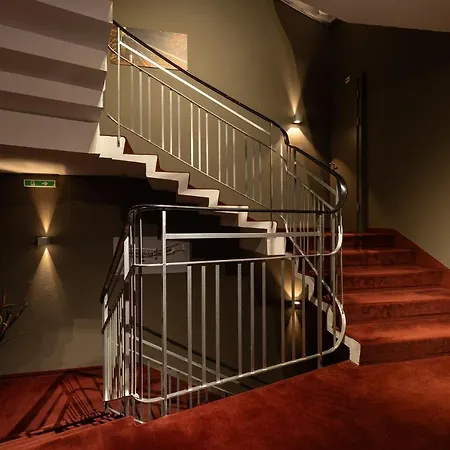 Central, & Lounge Bar 3* Crans-Montana