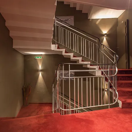 Central, & Lounge Bar Szálloda Crans-Montana