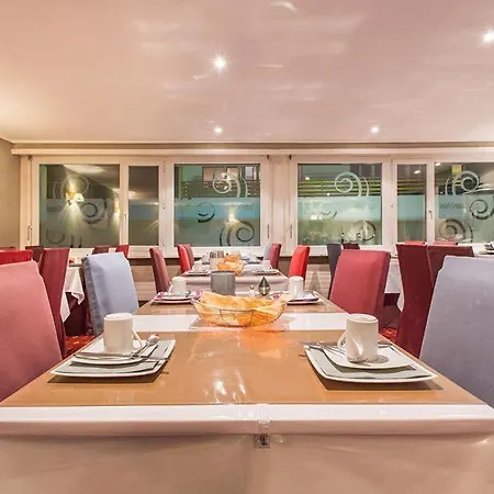 Central, & Lounge Bar Hotell 3*