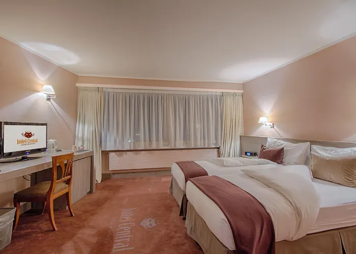 Central, & Lounge Bar